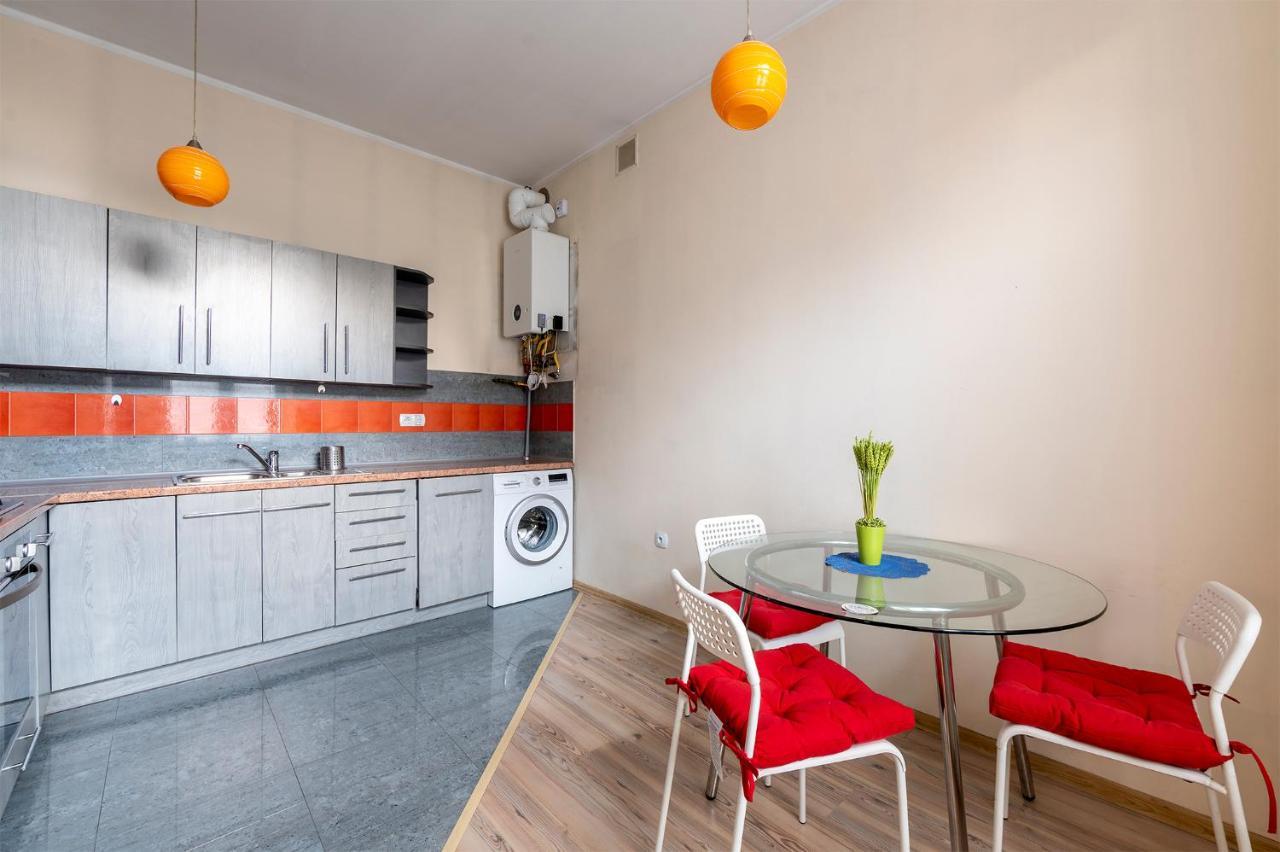 Essence Of Lodz-145m!central-secured-comfy18ppl!&freeparking Apartment *