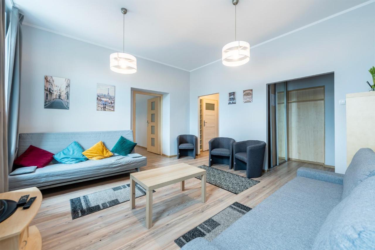 Essence Of Lodz-145m!central-secured-comfy18ppl!&freeparking Apartment
