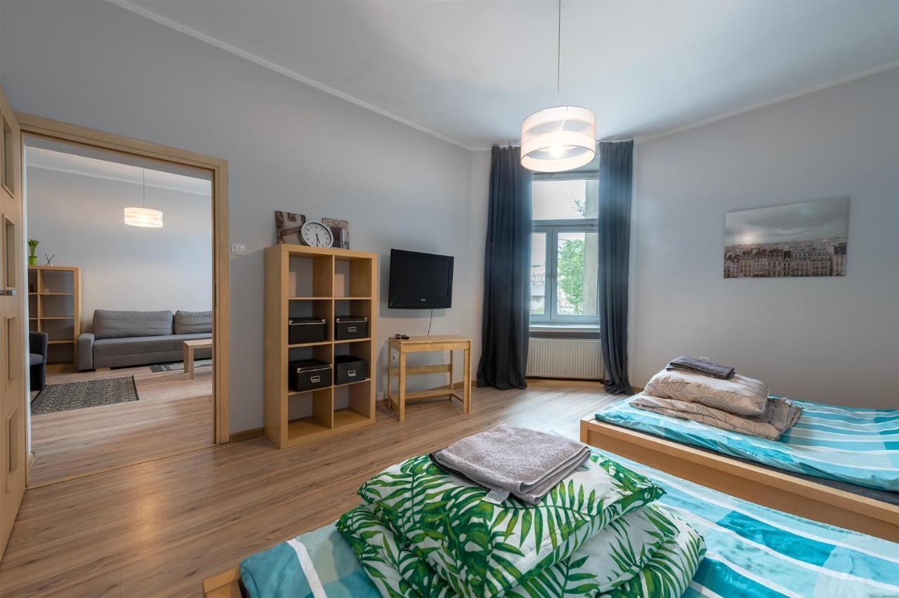 Essence Of Lodz-145m!central-secured-comfy18ppl!&freeparking Apartment *
