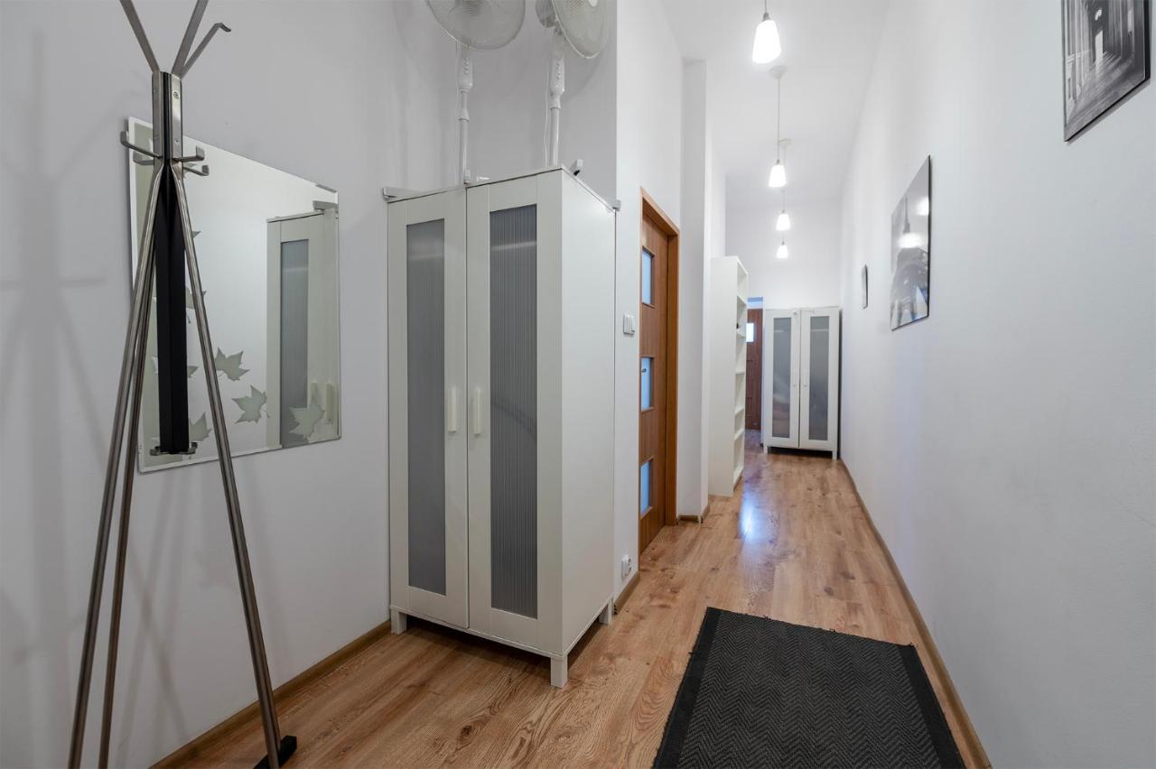 Essence Of Lodz-145m!central-secured-comfy18ppl!&freeparking Lodz (Lodz)