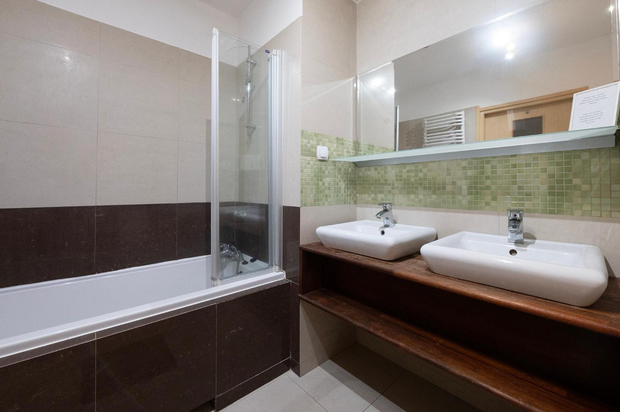 Apartment Essence Of Lodz-145m!central-secured-comfy18ppl!&freeparking